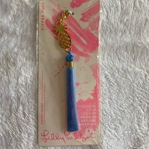 NWT Lilly Pulitzer Pineapple Zipper Pull